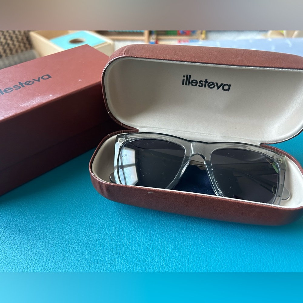 Illesteva sunglasss